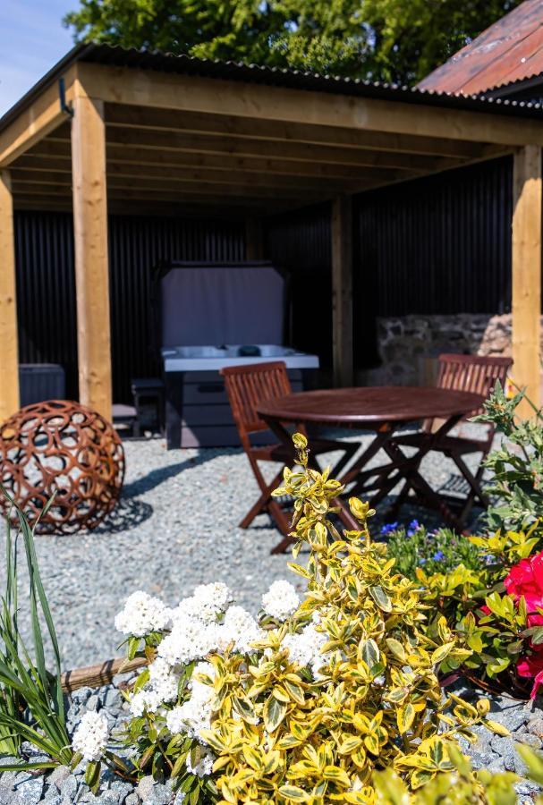 The Shire Luxury Converted Horse Lorry With Private Hot Tub Cyfie Farm Llanfyllin Zewnętrze zdjęcie